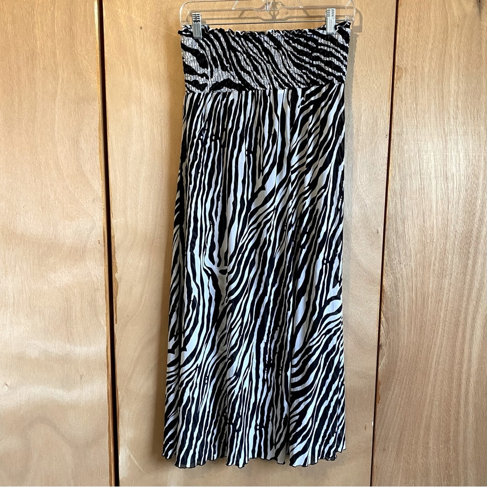 New York & Company maxi skirt, size XL. Sheer Zebra print.